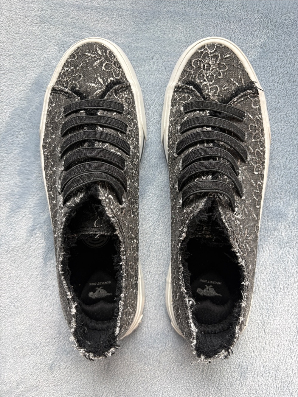 Rocket Dog Black Floral Design Slip-On Sneakers